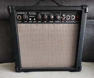 E-Gitarre Squier Stratocaster mit Zubehör 