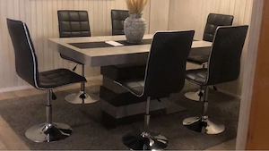 Esszimmer Tisch (Ausziehbar) mit 6 drehbare leder stühle 
