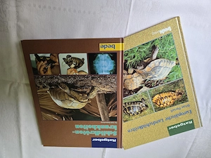 Zwei Bücher über Landschildkröten