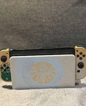 Nintendo Switch OLED (Zelda-Edition) Bild 2