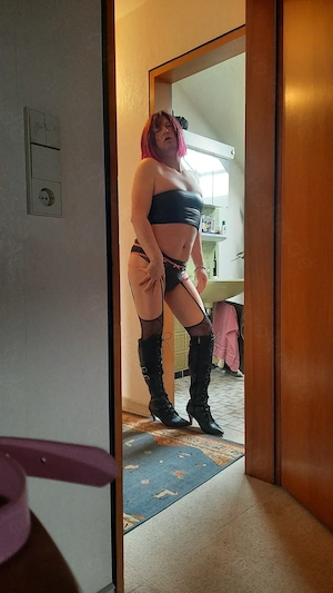 Tv,Dwt für erotisches Sexdate Karlsruhe besuchbar