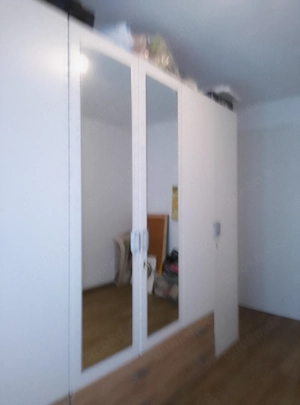 1Zimmer   mit    neuwertigem Kleiderschrank    ohne  schlafmöglichkeit     für  360    warm   