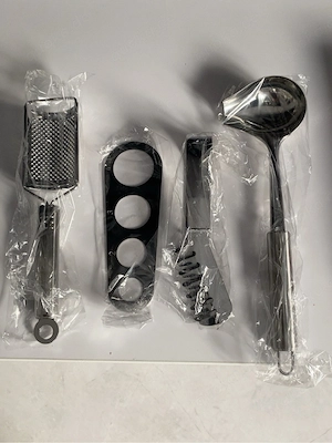 4-teiliges Käse-Set aus Edelstahl   NEU