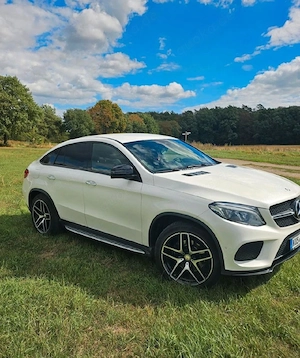 Mercedes-Benz GLE 350D  AMG Line  Bild 2