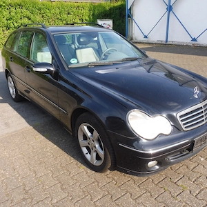 C 200 T CDI Avantgarde,  6 Gang Handschaltung, AHK. Guter Zustand! 8 Fach Bereift. VB möglich. 
