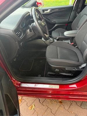Ford Focus St-Line zu verkaufen Bild 8