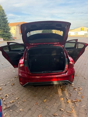 Ford Focus St-Line zu verkaufen Bild 3