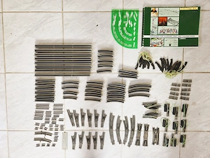 Minitrix N - Konvolut an Weichen und Schienen 248 Teile