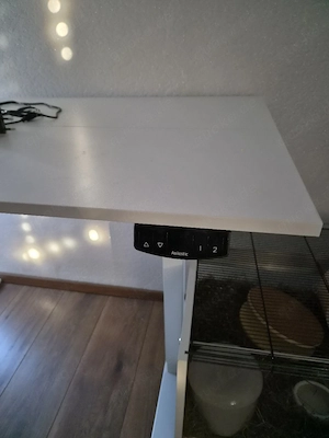Schreibtisch höhenverstellbar 