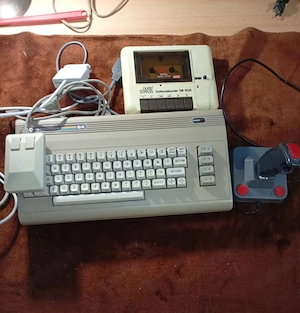 Commodore C64  mit Datenrecorder DR 1535 , Maus und Joystick im guten Zustand  zu verkaufen