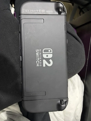 Nintendo Switch 2 in einwandfreiem Zustand, keinerlei Probleme, wie neu; Verkauf inklusive sämtliche Bild 2