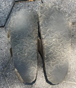 Ich Suche Abgenutzt abgetragene Da.Birkenstockschuhe