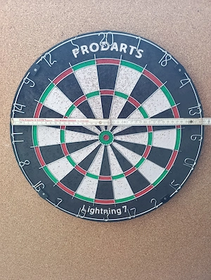 Kaum gebrauchte Dartscheibe zu verschenken  Bild 3