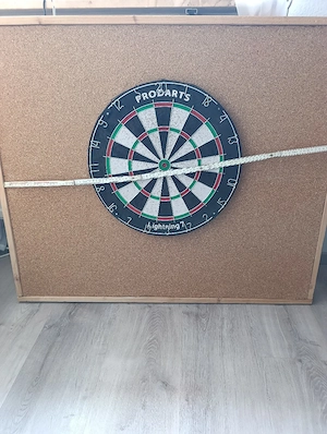 Kaum gebrauchte Dartscheibe zu verschenken  Bild 4