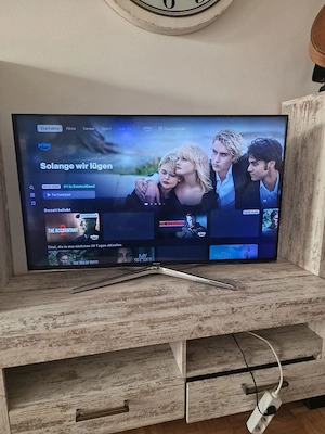 Fernseher und TV Lowboard Bild 2
