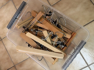 Hosenspangen aus Holz zu verschenken 