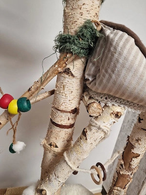 Großer Kratzbaum aus Birkenholz mit Kuschelbetten Bild 4