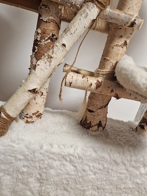 Großer Kratzbaum aus Birkenholz mit Kuschelbetten Bild 8