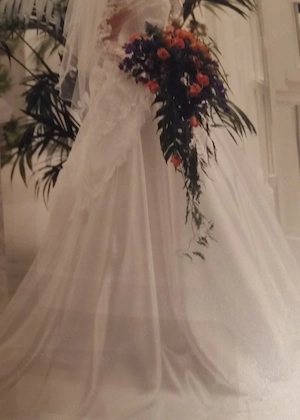 Edles Brautkleid 