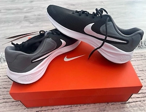 Nike Revolution 7 Größe 44 