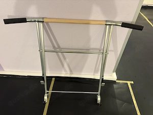 Stabile Klimmzugstange für Sprossenwand (neuwertig)