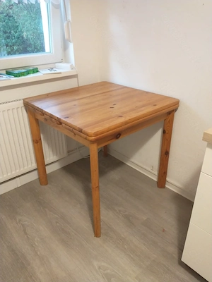 Holztisch sehr gut erhalten 80x80 cm 