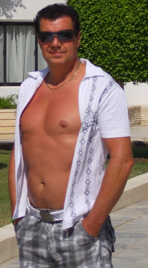 Attraktiver Single, sucht geiles Mädel, Hausfrau oder Lady