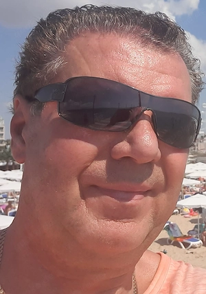 Lediger Mann Single sucht eine neue Partnerin.