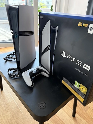 Sony PlayStation 5 Pro Spielekonsole Weiß | 2TB | gekauft Mai 2025 mit OV