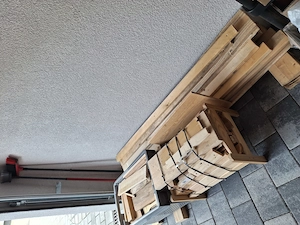 Holz Reste + 2 Besen
