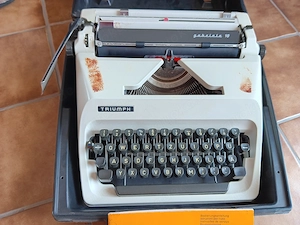triumph schreibmaschine gabriele 10