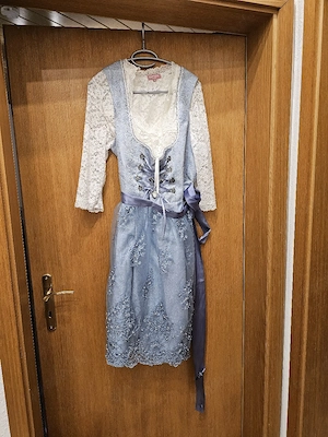 Dirndl weiser Spitzenbluse 