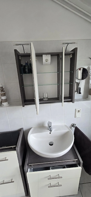 Bad Spiegelschrank, Waschbeckenunterschrank & Beistellunterschrank