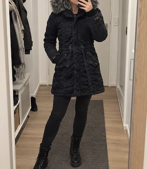 Longjacke, Parka, Kurz-Mantel mit Fell-Kapuze, Gr. M bzw. ca. Gr. 36, schwarz, Marke: khujo