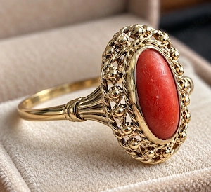 Vintage Ring 333 Gelbgold mit roter Koralle   filigranes Design