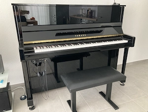 Yamaha B3 silent Klavier - schwarz Hochglanz - gebrauchtYamaha B3 silent Klavier - schwarz Hochglanz