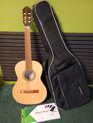 Gewapur 3 4 Gitarre mit Gewa Tragetasche und Fußtstütze 