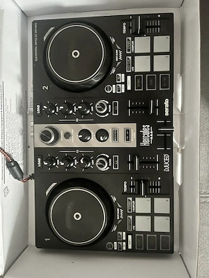 DJ-Controller und Kopfhörer   Neu und unbenutzt