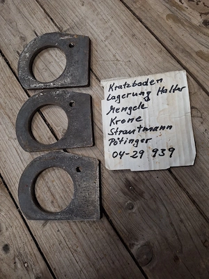 3 Halterung Kratzboden Welle 
