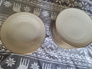 München Porzellan Teller-Set mit Goldrand