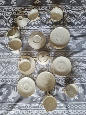 Kaffeeservice mit Goldrand (Qualitätsporzellan)