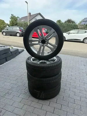 Original Mercedes GLA X156 Winterreifen 235 50 R18 A1564011300