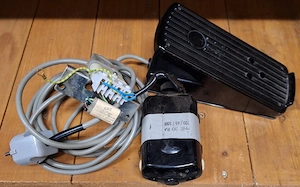 Nähmaschinen Motor mit Fußschalter 