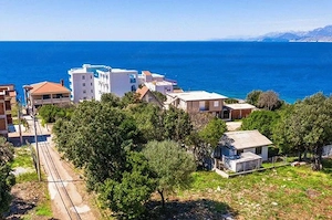 3St.Haus140m2 Grund 260m2 ,Strand 300m, Alpin 100km.