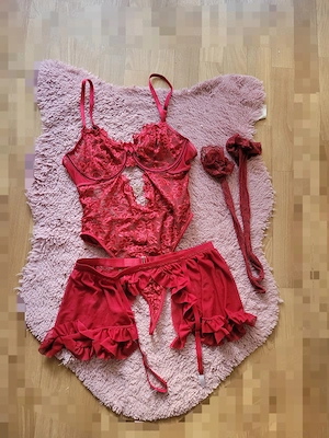 Dessous rot mit Spitze gr.S 