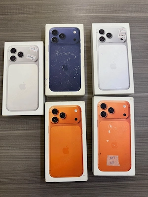 Sealed iPhone 17 pro max  256G   