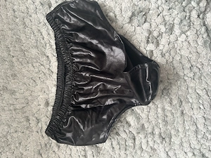 Unterhose mit Analplug 