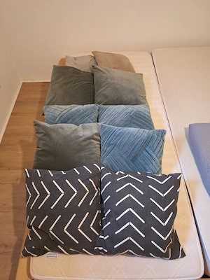Kissen mit abnehmbaren Bezügen