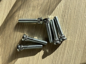 16 Radbolzen M12 x 1,5