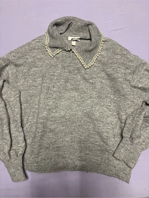 flauschige Pulli mit Bubi  und Kragen und Perlen